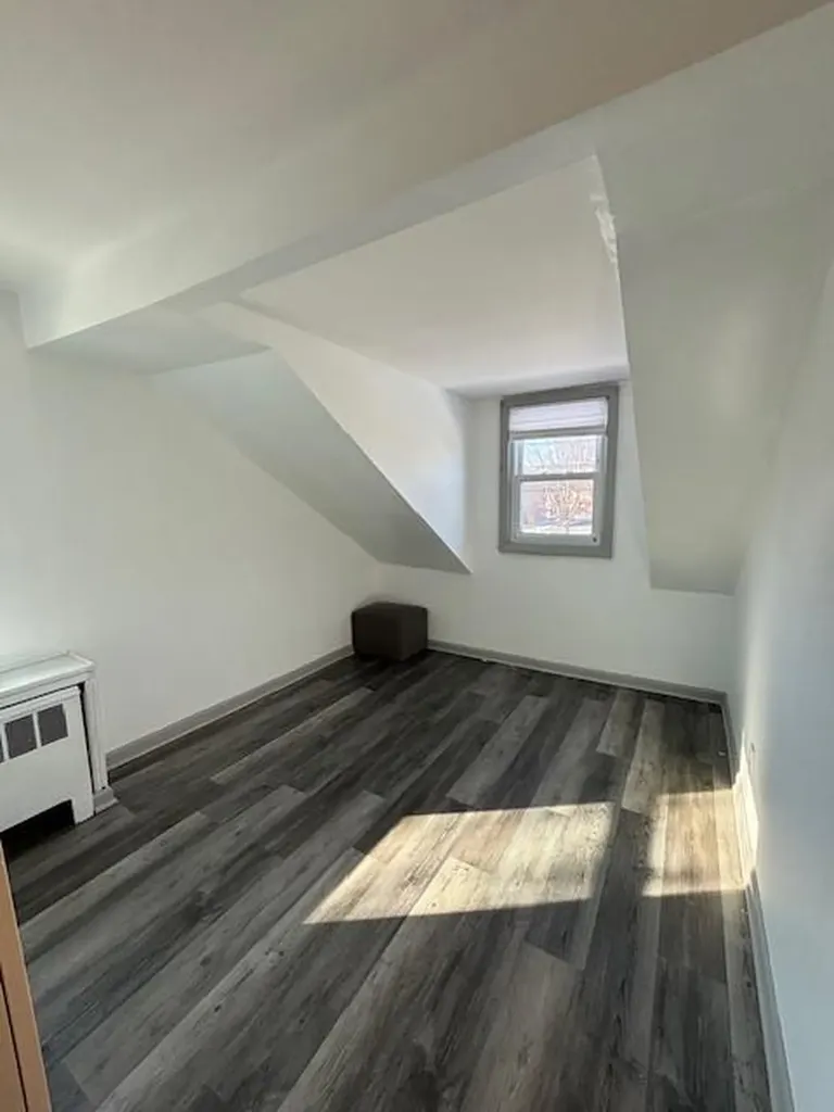 249 Rudolf Road Mineola NY 11501