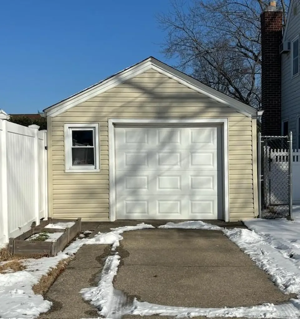 249 Rudolf Road Mineola NY 11501
