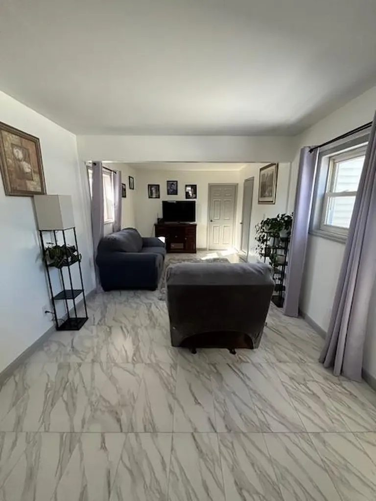 249 Rudolf Road Mineola NY 11501