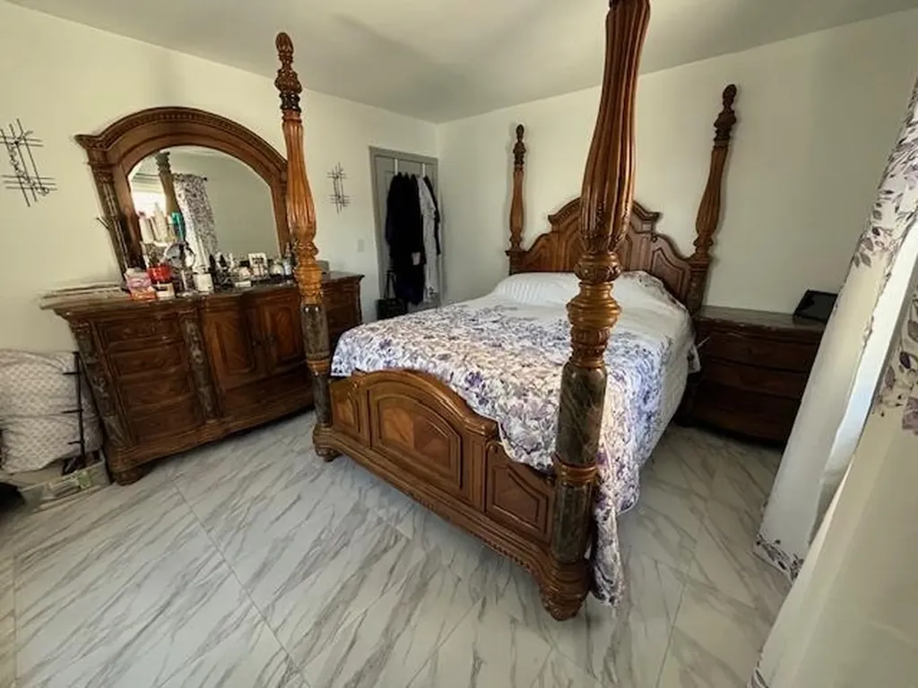249 Rudolf Road Mineola NY 11501