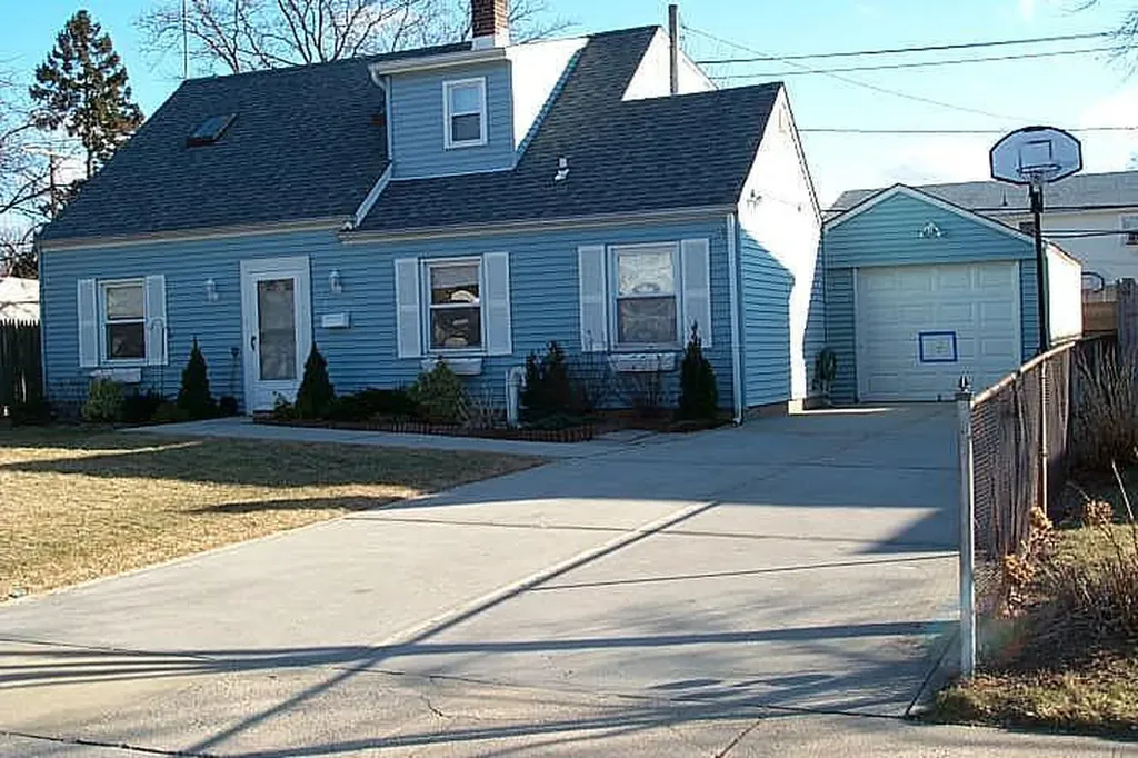 24 Sugar Maple Road Levittown NY 11756