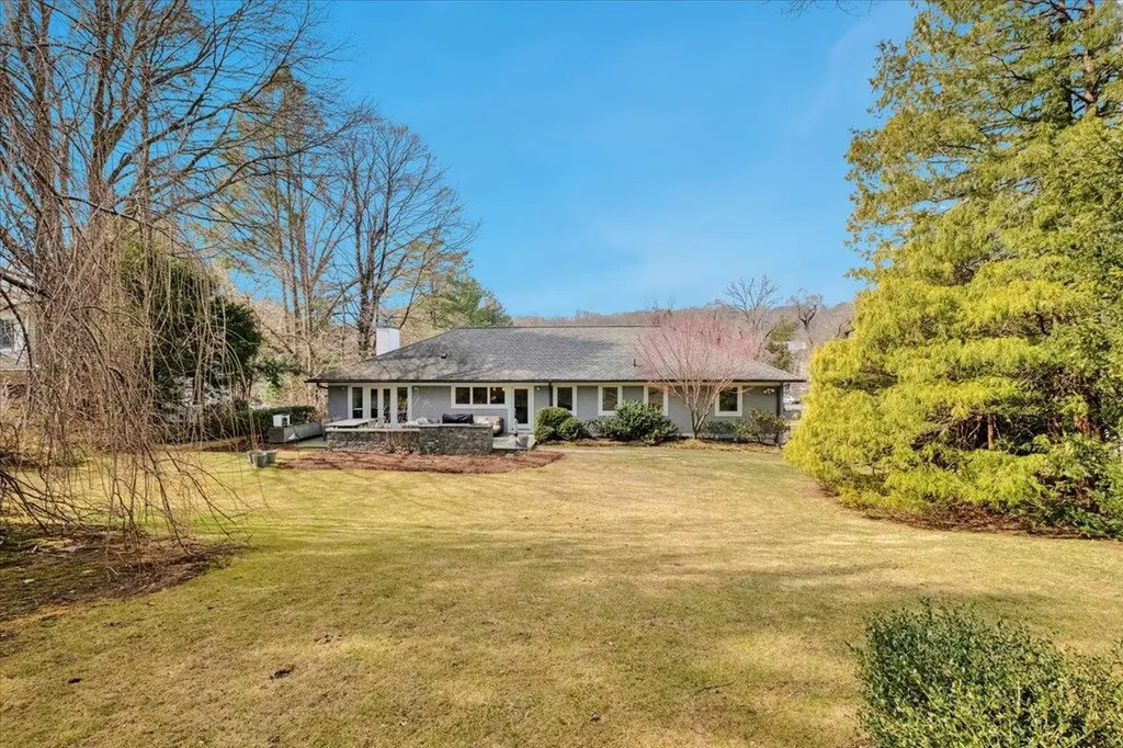 82 Fox Meadow Road Scarsdale NY 10583