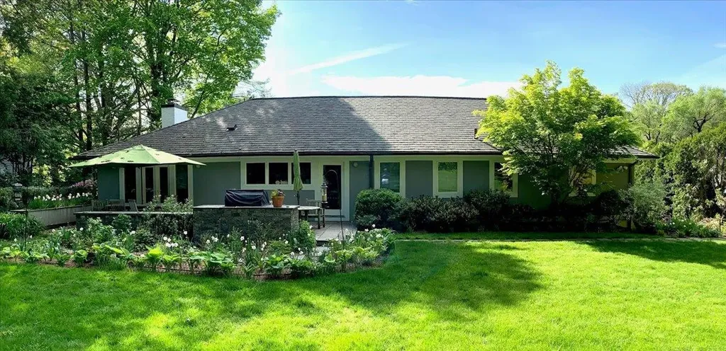 82 Fox Meadow Road Scarsdale NY 10583