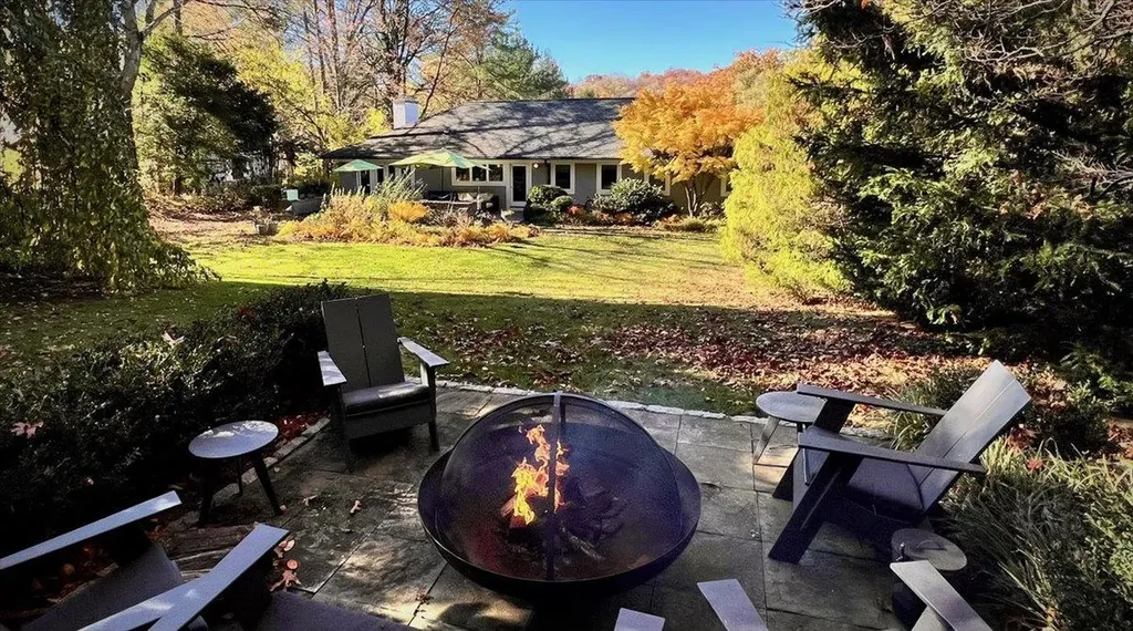 82 Fox Meadow Road Scarsdale NY 10583