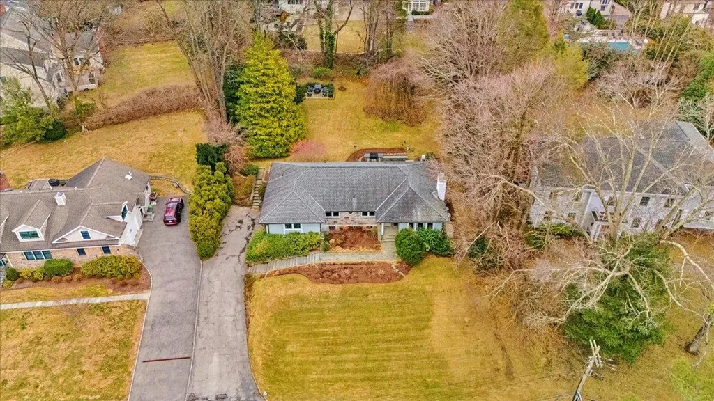 82 Fox Meadow Road Scarsdale NY 10583