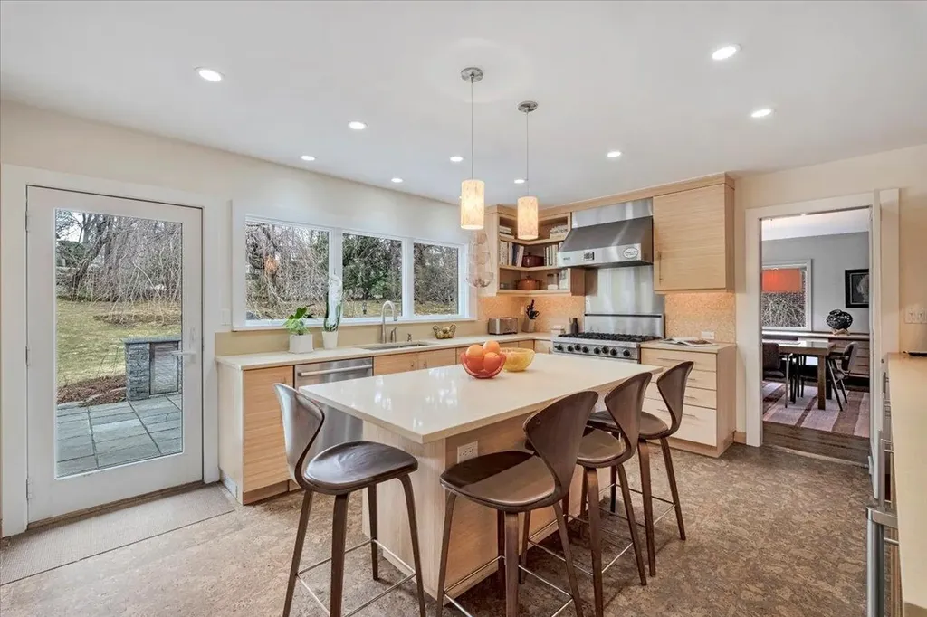 82 Fox Meadow Road Scarsdale NY 10583