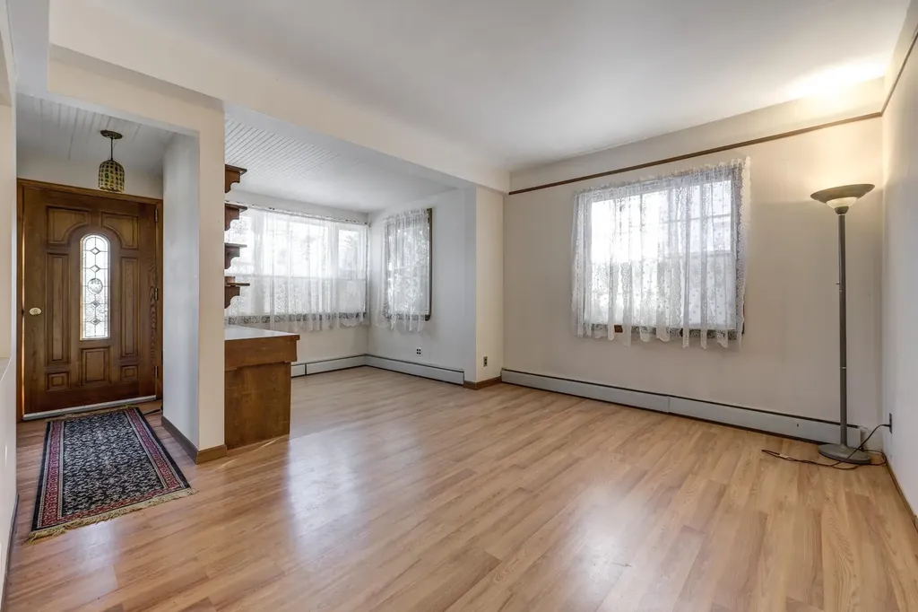 21 S 18th Street New Hyde Park NY 11040
