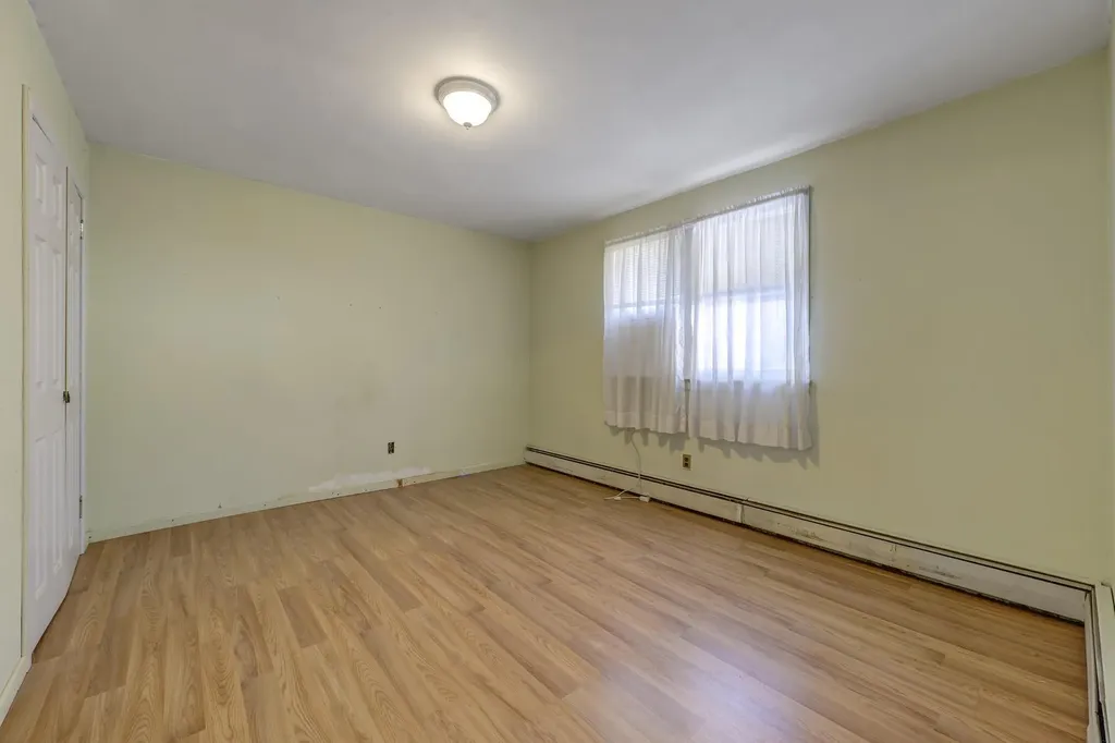 21 S 18th Street New Hyde Park NY 11040