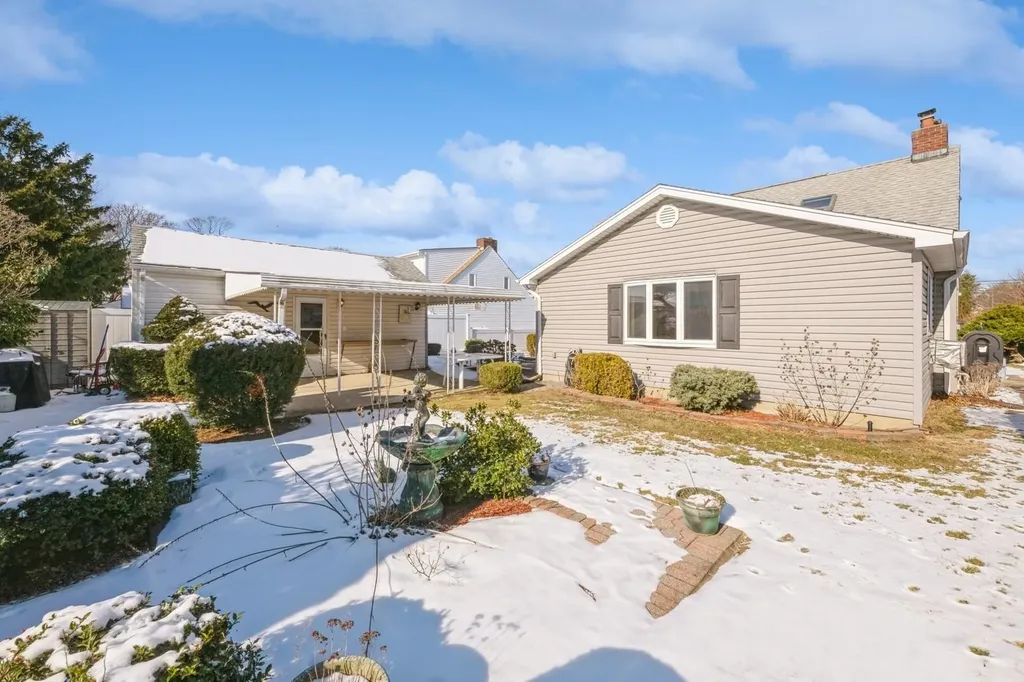 6 Glen Lane Copiague NY 11726