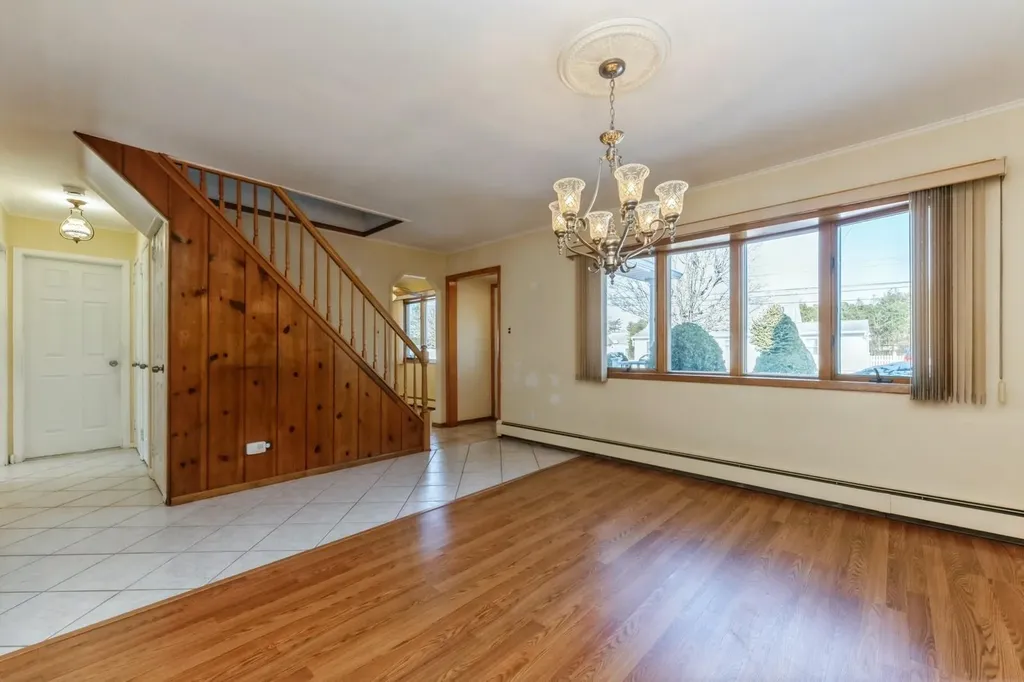 6 Glen Lane Copiague NY 11726
