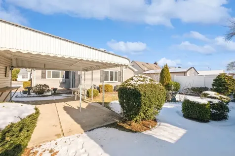 6 Glen Lane Copiague NY 11726