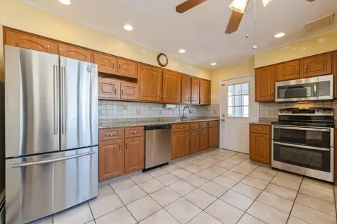 6 Glen Lane Copiague NY 11726