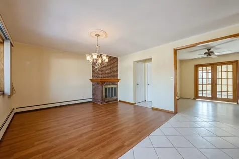 6 Glen Lane Copiague NY 11726