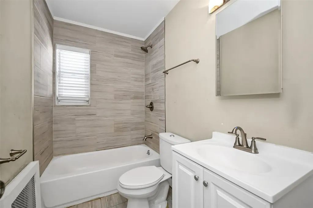 20 Fairfax Street Valley Stream NY 11580