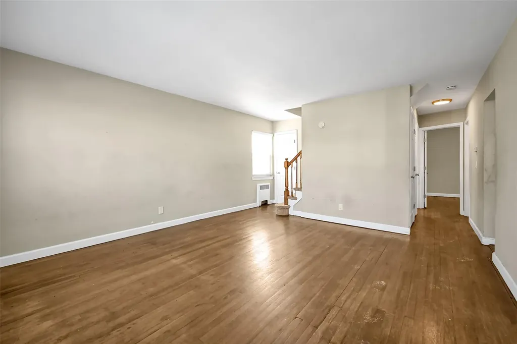 20 Fairfax Street Valley Stream NY 11580