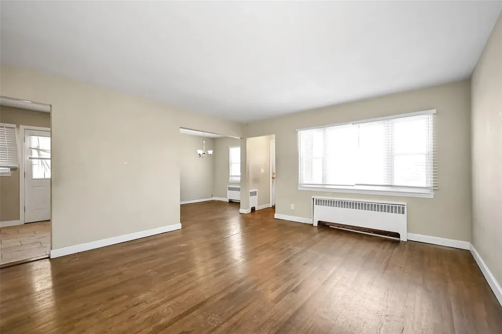 20 Fairfax Street Valley Stream NY 11580