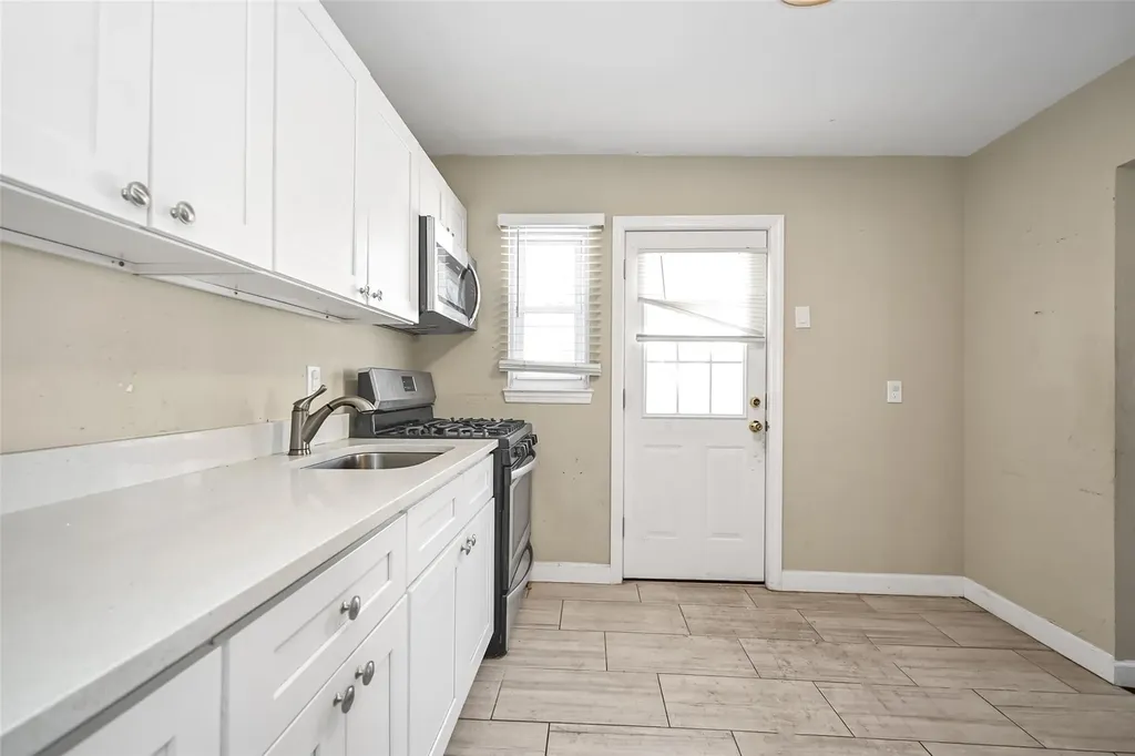 20 Fairfax Street Valley Stream NY 11580