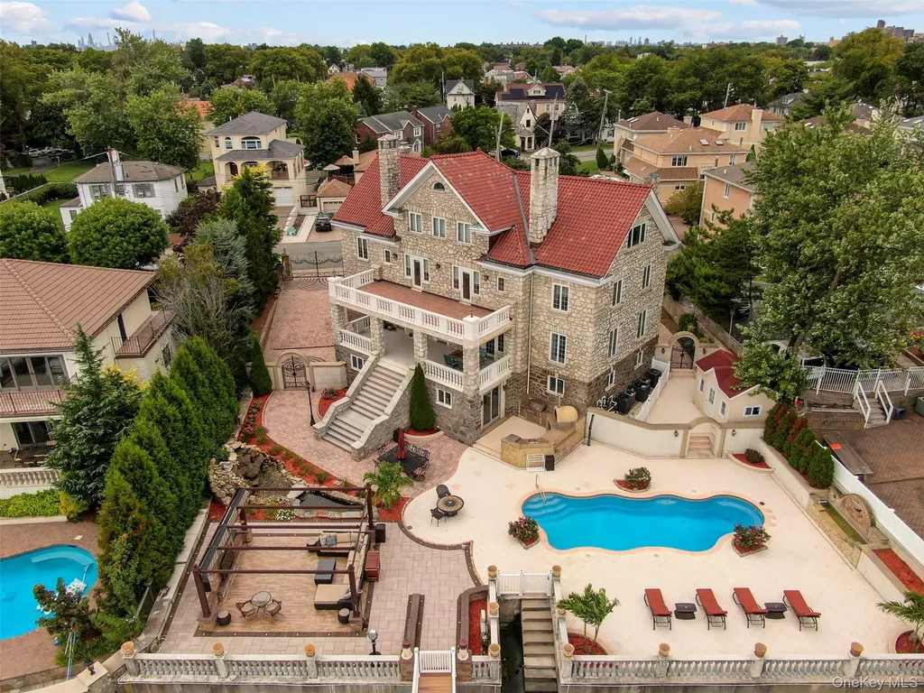 3407 Country Club Road Bronx NY 10465