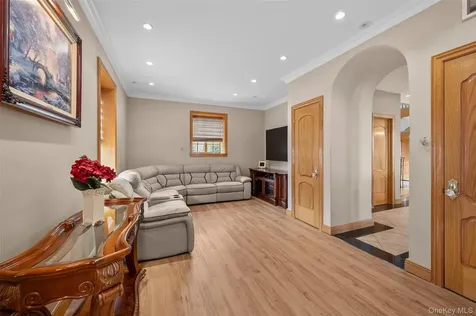 3407 Country Club Road Bronx NY 10465