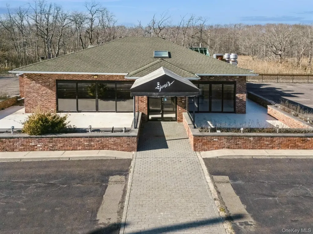 62375 Main Road Southold NY 11971