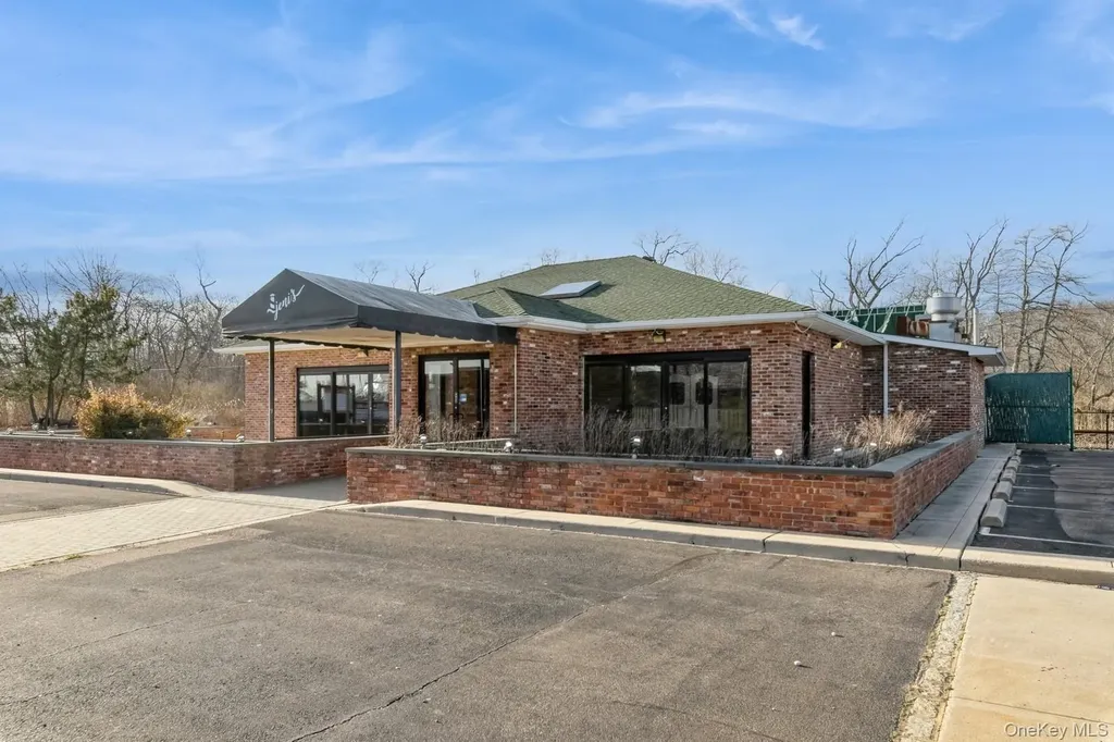 62375 Main Road Southold NY 11971