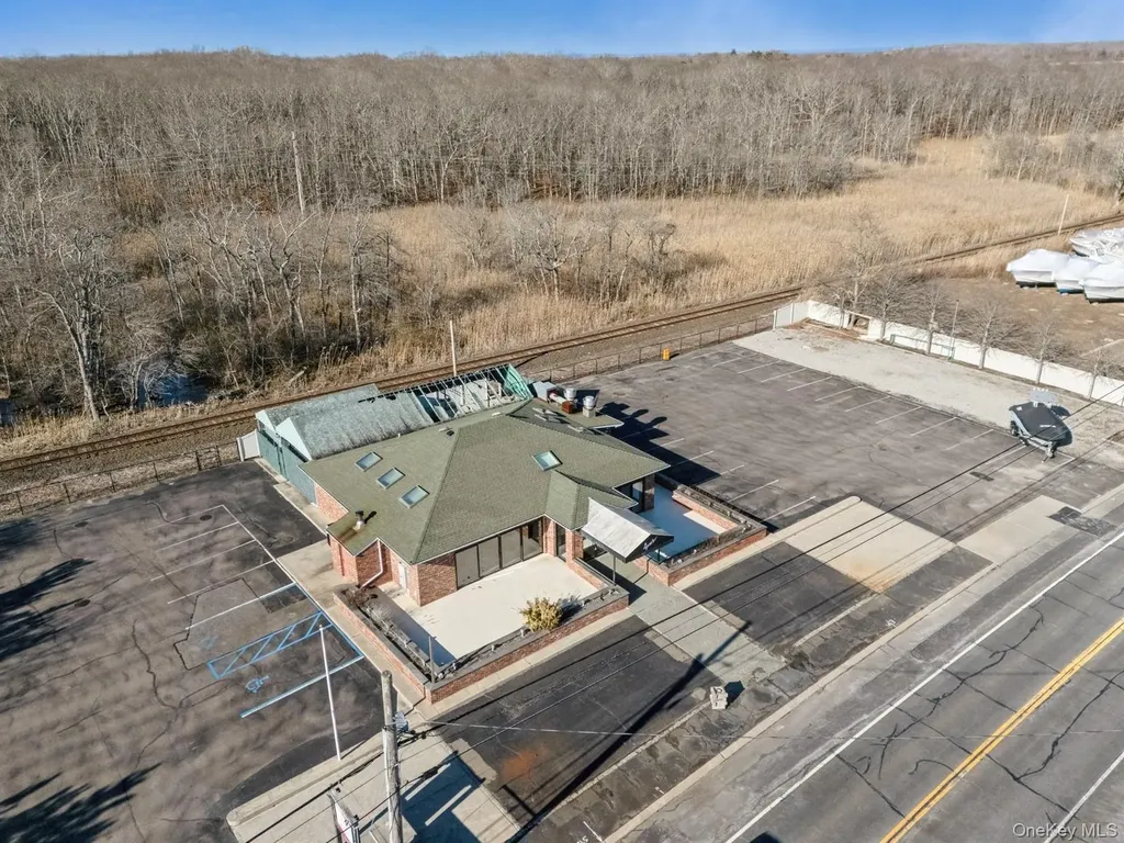 62375 Main Road Southold NY 11971