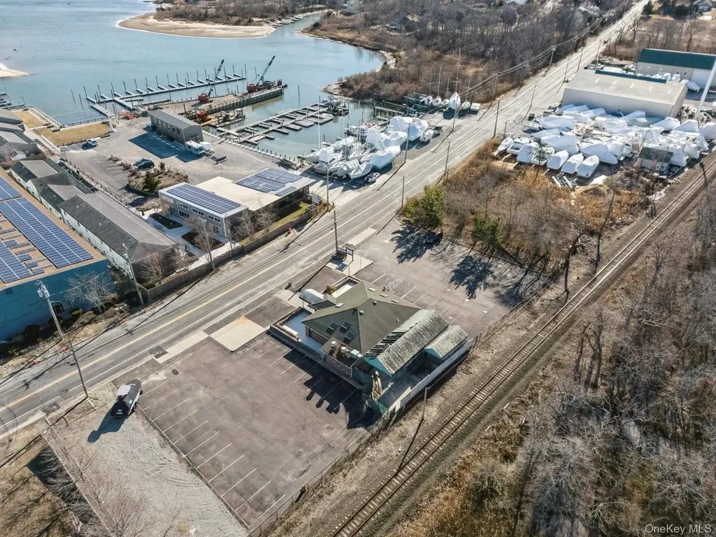 62375 Main Road Southold NY 11971