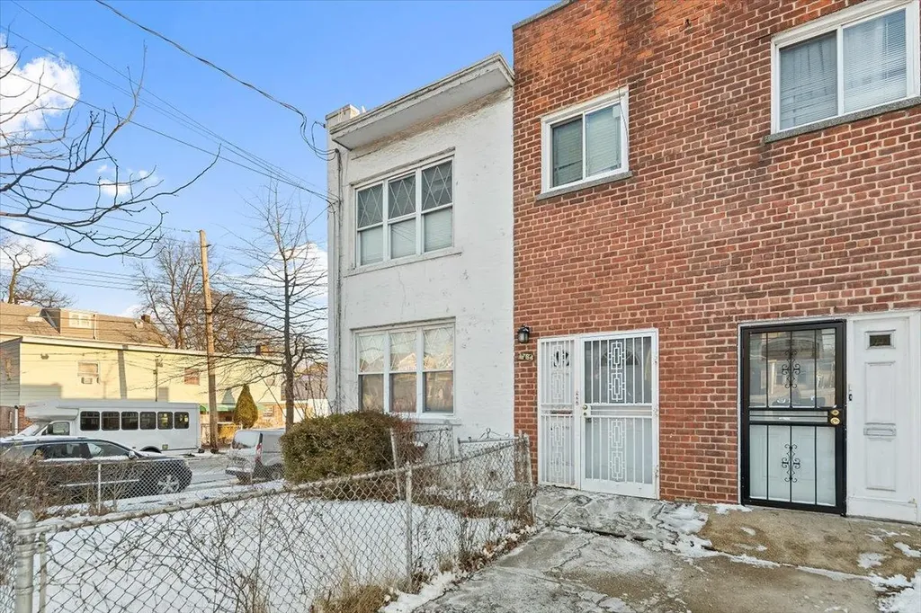 1764 Bartow Avenue Bronx NY 10469