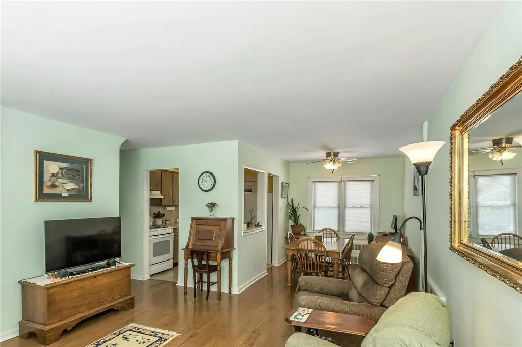 217 Latham Road Mineola NY 11501