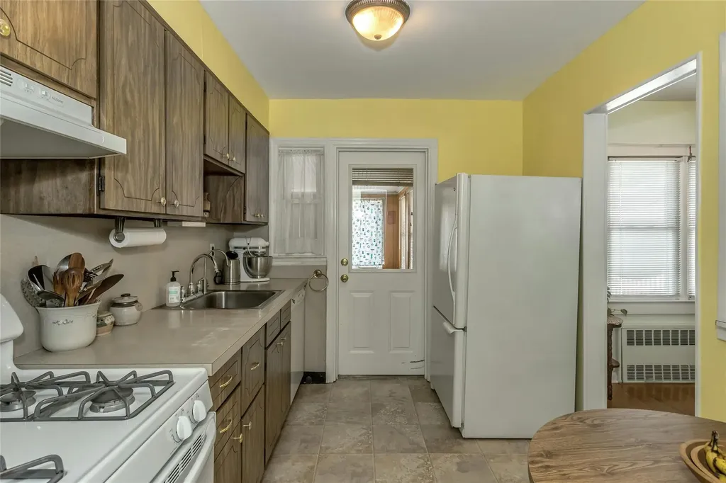 217 Latham Road Mineola NY 11501