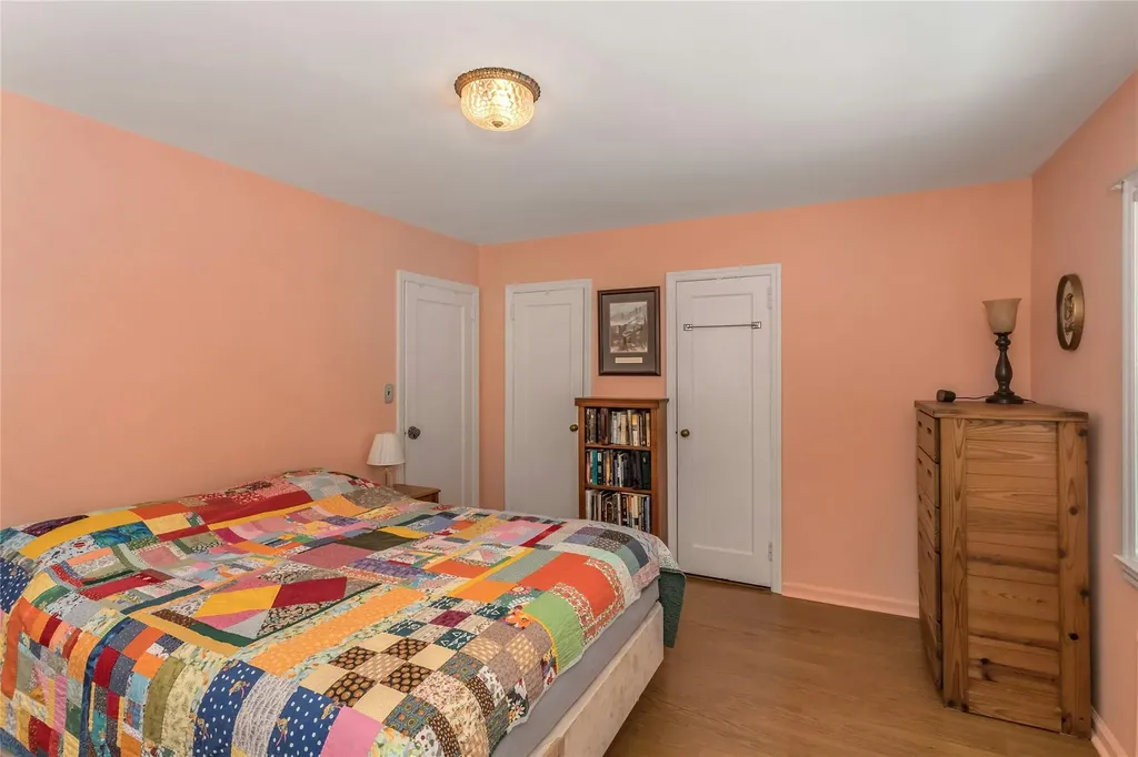 217 Latham Road Mineola NY 11501