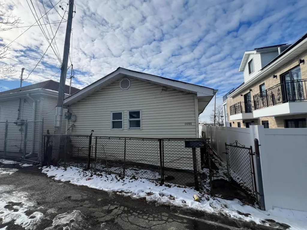 1329 Harding Park Bronx NY 10473