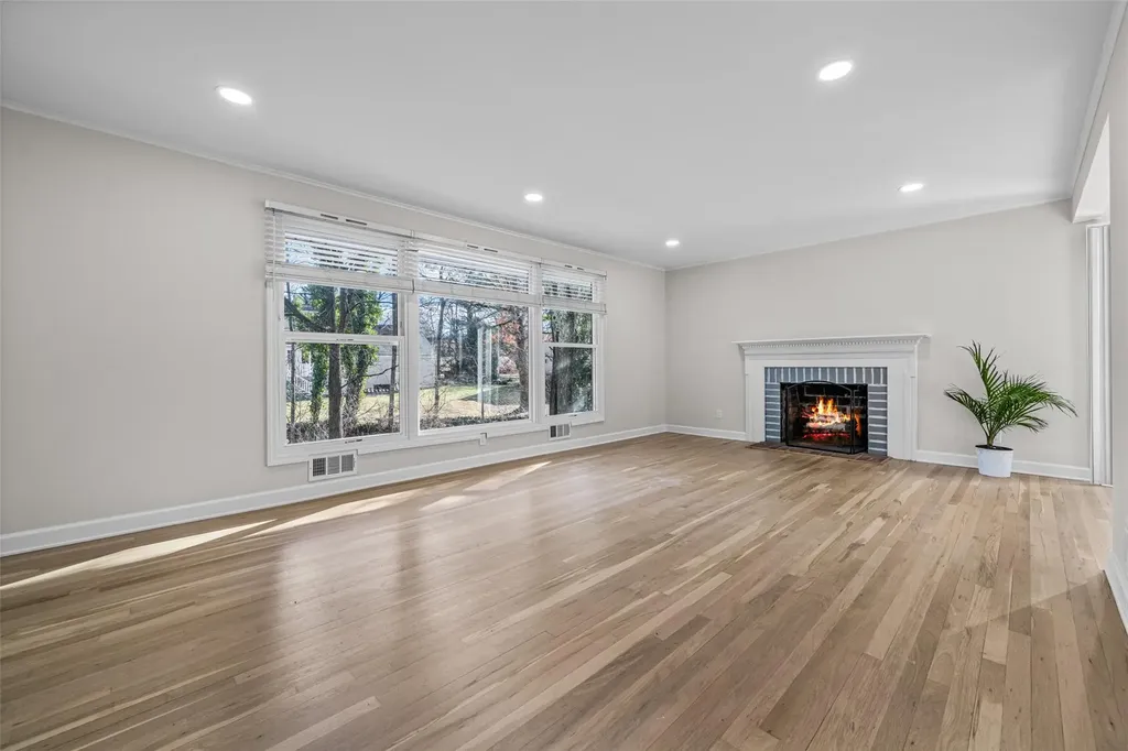 205 Old Wilmot Road Eastchester NY 10583