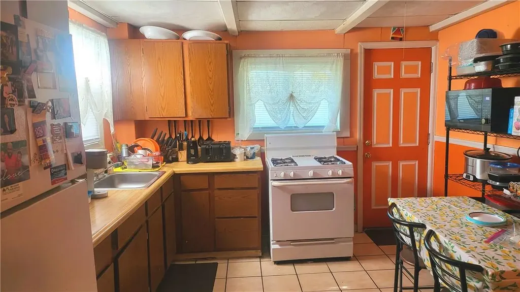 166 Thompson Street Poughkeepsie NY 12601