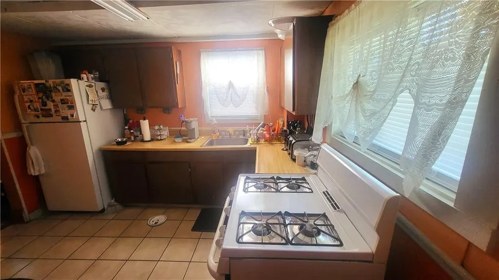 166 Thompson Street Poughkeepsie NY 12601