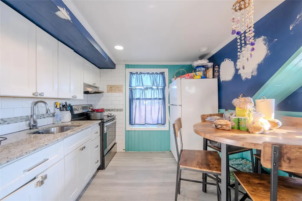 295 Bergen Avenue West Babylon NY 11704