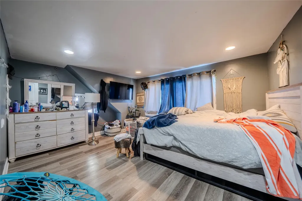 295 Bergen Avenue West Babylon NY 11704