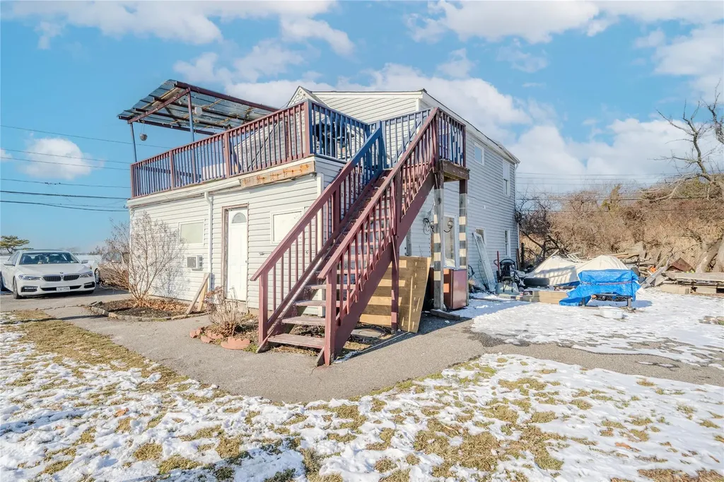 295 Bergen Avenue West Babylon NY 11704