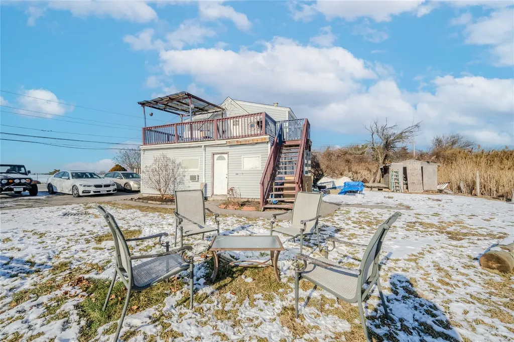 295 Bergen Avenue West Babylon NY 11704