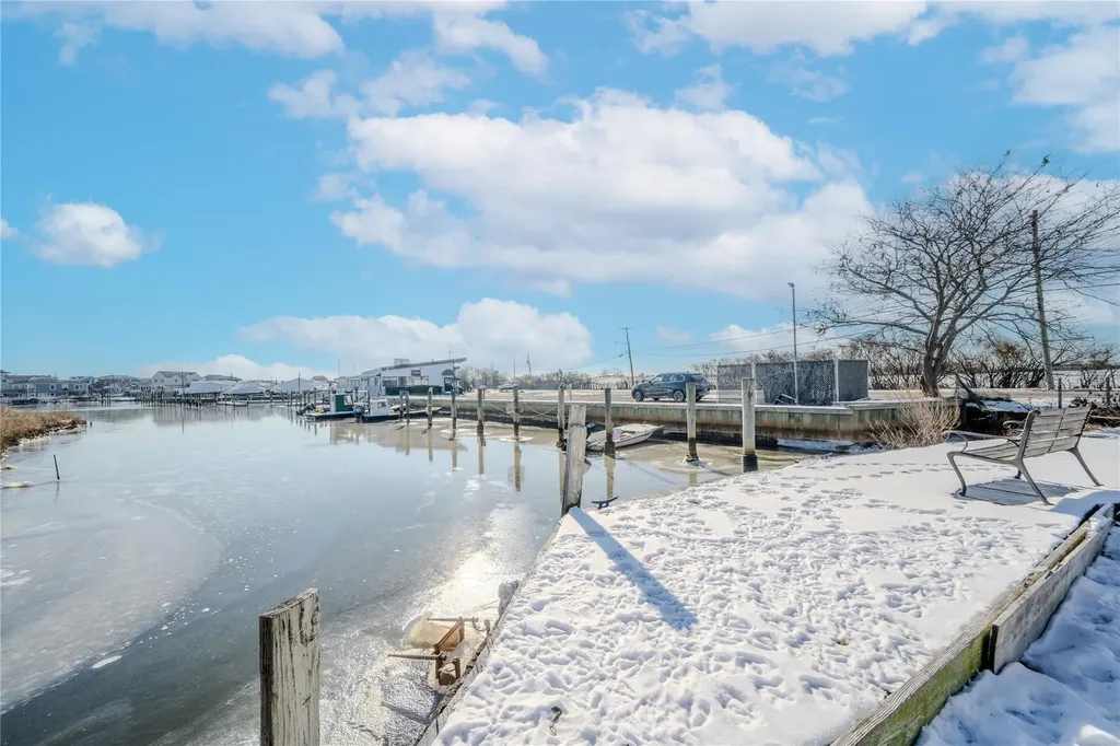 295 Bergen Avenue West Babylon NY 11704