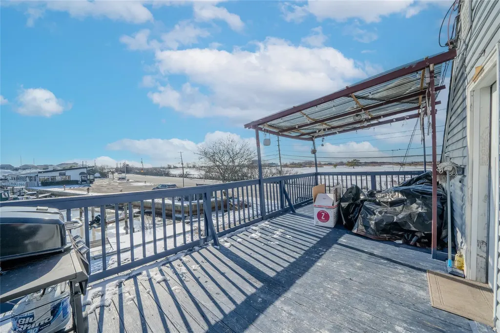 295 Bergen Avenue West Babylon NY 11704