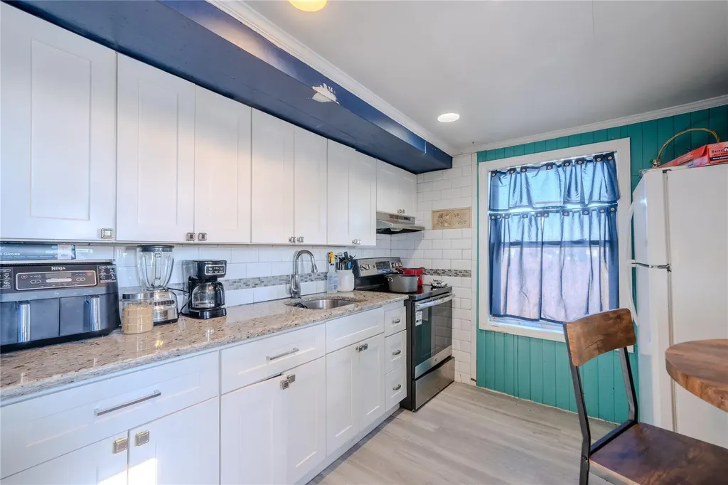 295 Bergen Avenue West Babylon NY 11704