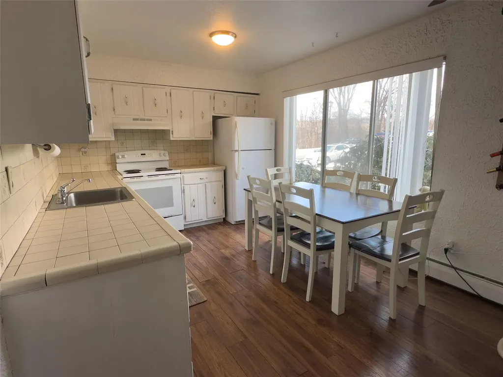 100 Coachlight Square Montrose NY 10548