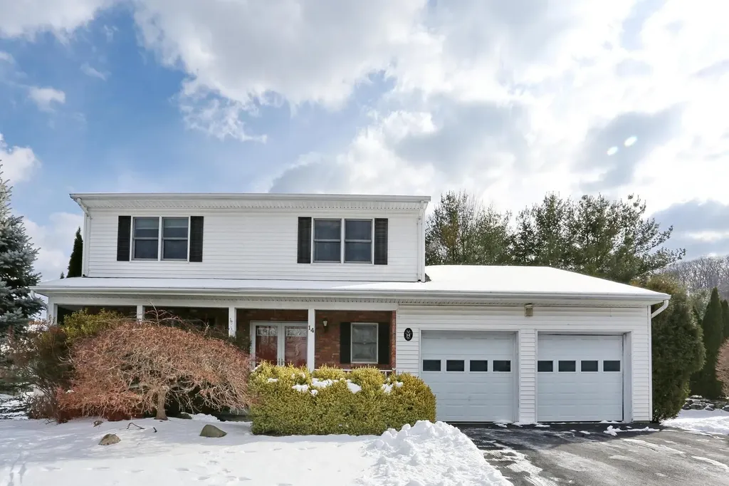 14 Martino Way Pomona NY 10970