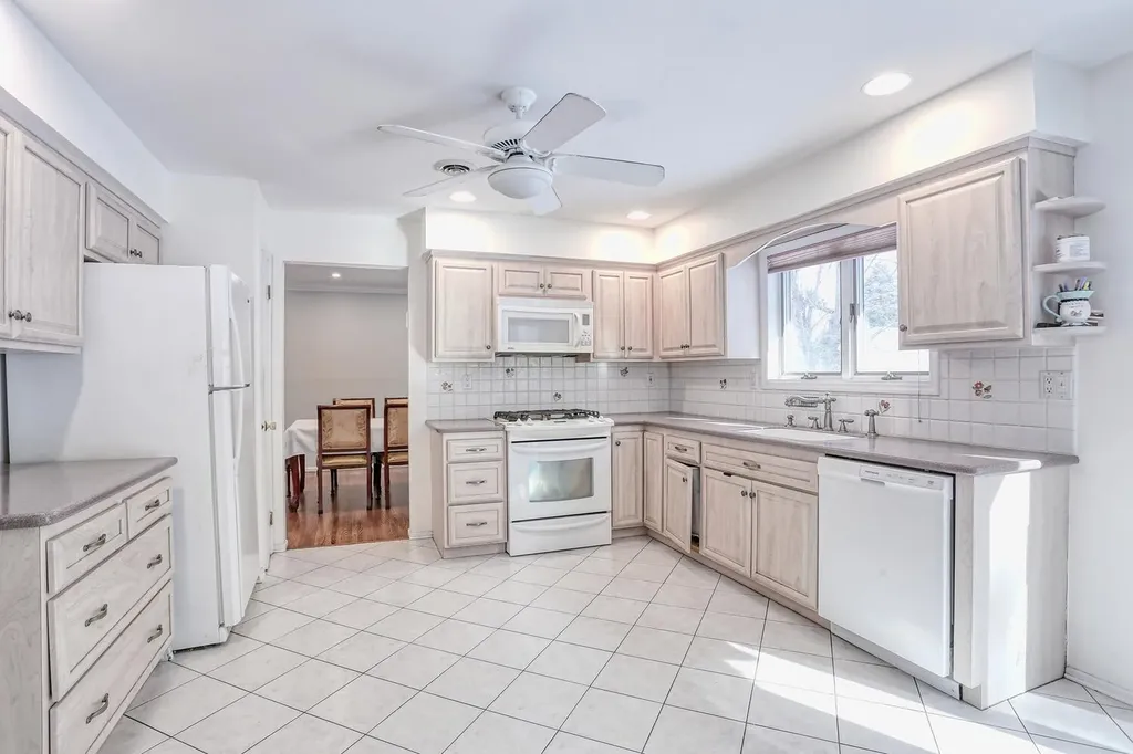 14 Martino Way Pomona NY 10970