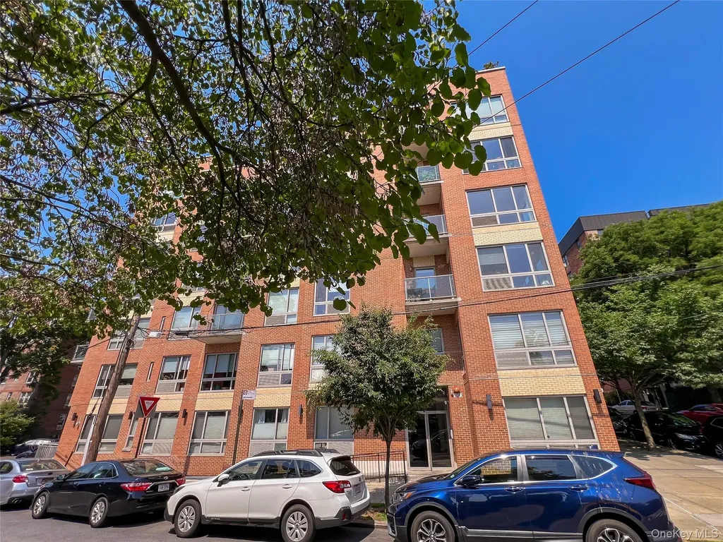 3585 Greystone Avenue Bronx NY 10463