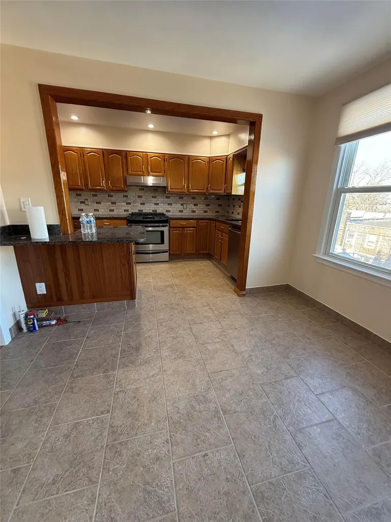 6269 60th Road Maspeth NY 11378