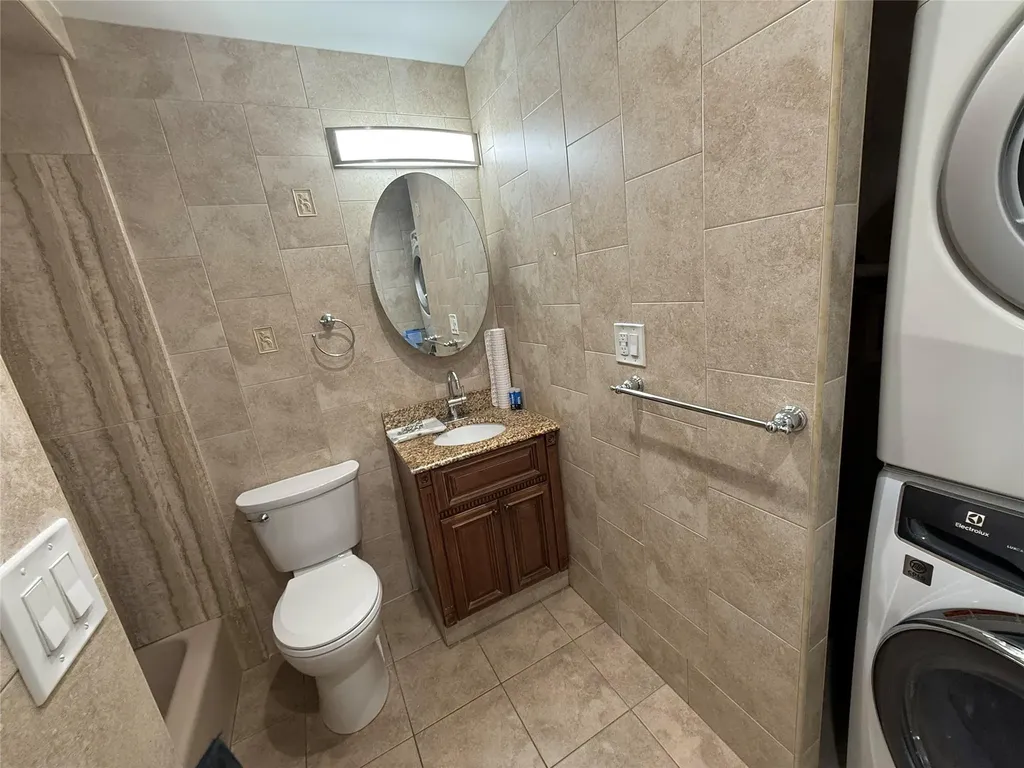 6269 60th Road Maspeth NY 11378