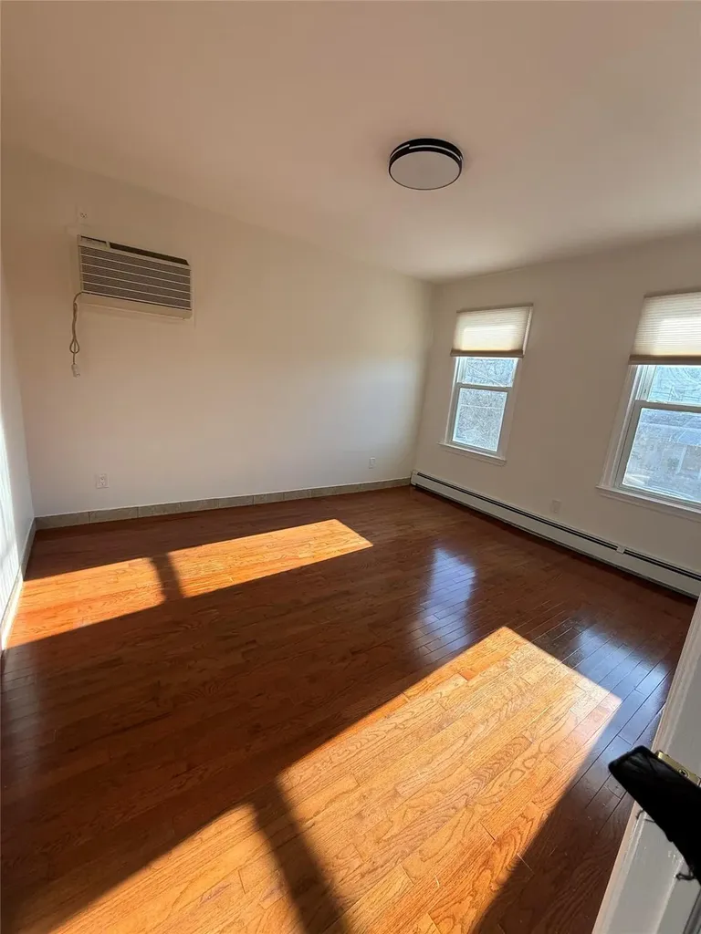 6269 60th Road Maspeth NY 11378