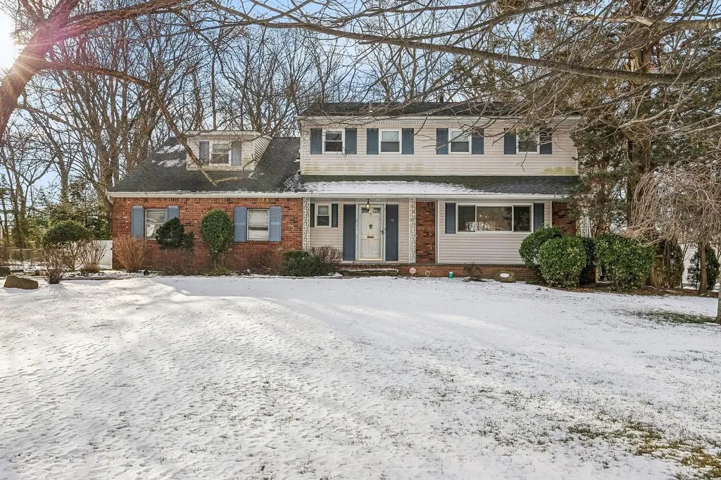 9 Pashen Place Dix Hills NY 11746